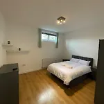Flat 2 Battersea Park Road