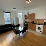 Flat 2 Battersea Park Road