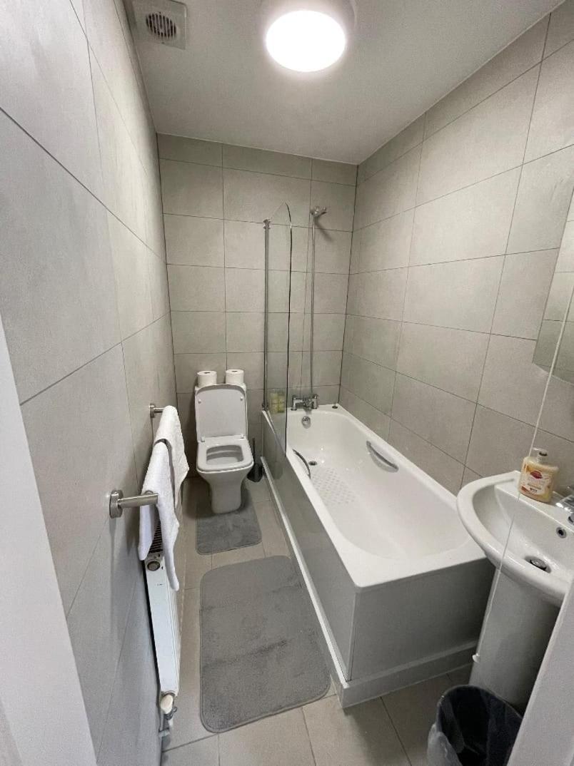 Flat 2 Battersea Park Road Apartament *